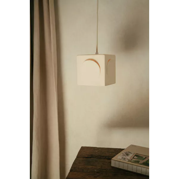 Suspension ECLIPSE blanche en grès – 13 x 13 x H13 cm