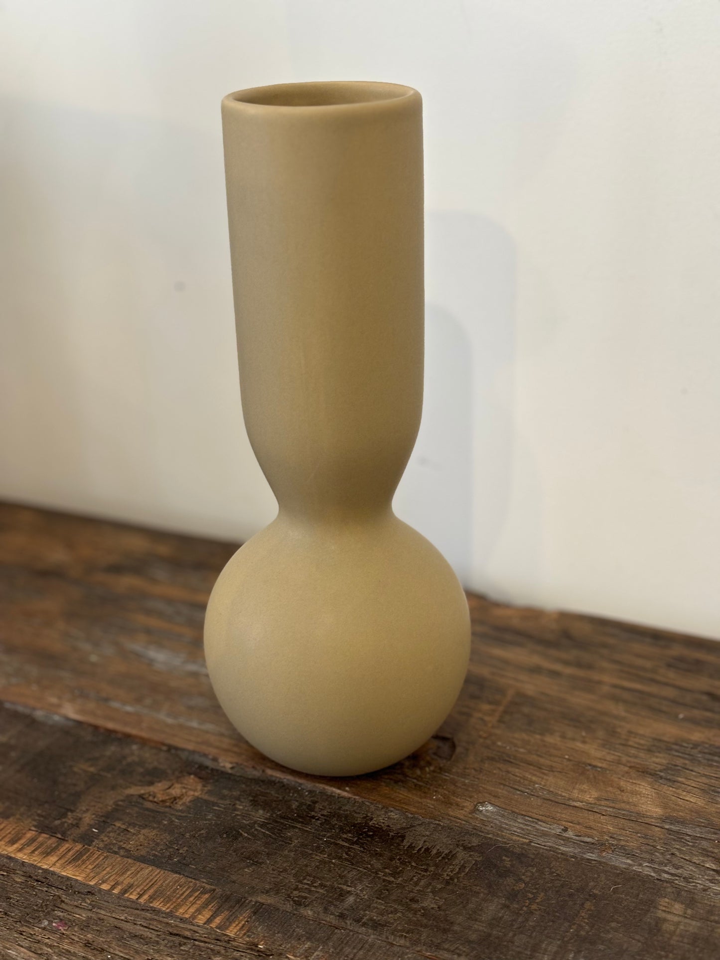 vase organic beige