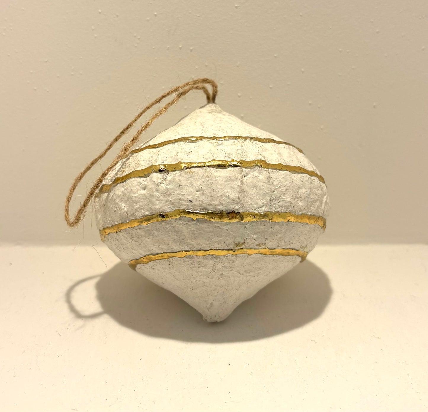 Boule de noël à suspendre - en papier de coton recyclé